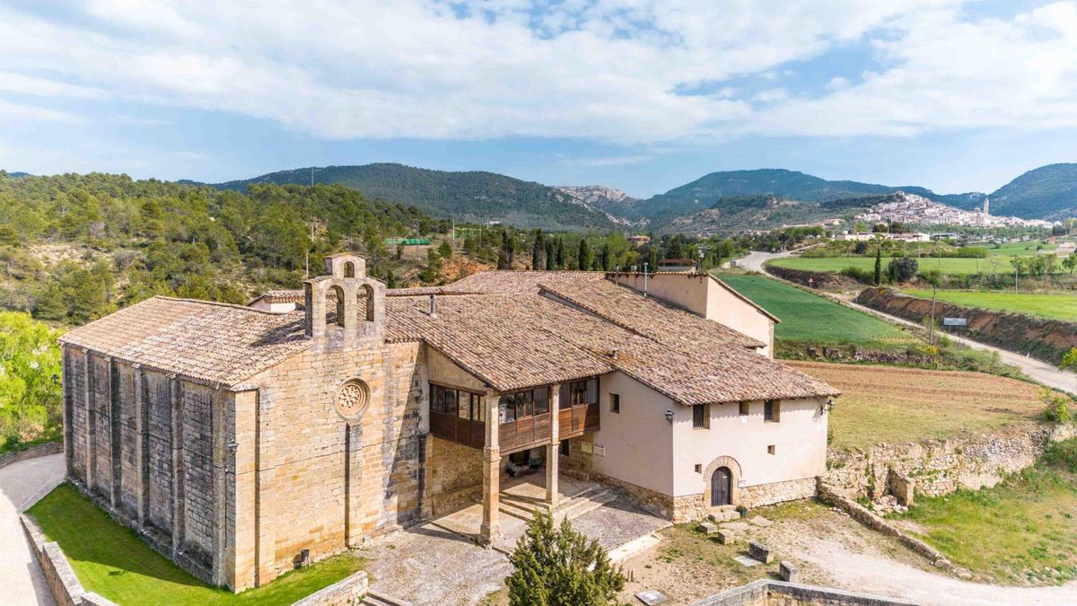 El santuario de la Virgen de la Fuente, declarado Patrimonio de la Humanidad, alberga dos ermitas situadas en un entorno natural idílico