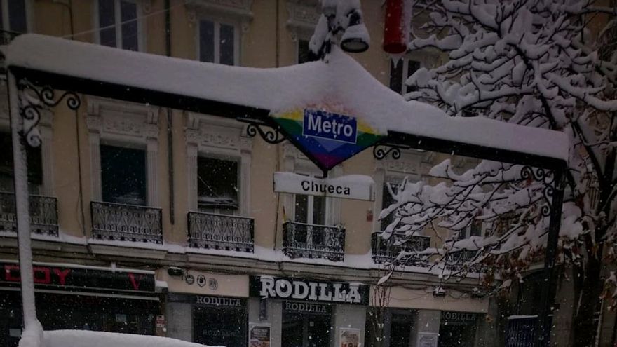 Metro de Chueca, sábado por la mañana