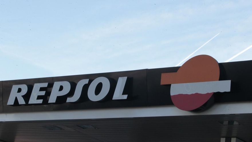 Repsol reducirá en 750 empleados su plantilla en España, la mitad del ajuste total previsto, según sindicatos