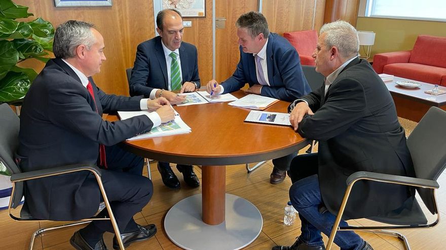 Nuevo relevo en la Consejería de Sanidad de Aragón: cesa el jefe de gabinete del consejero José Luis Bancalero