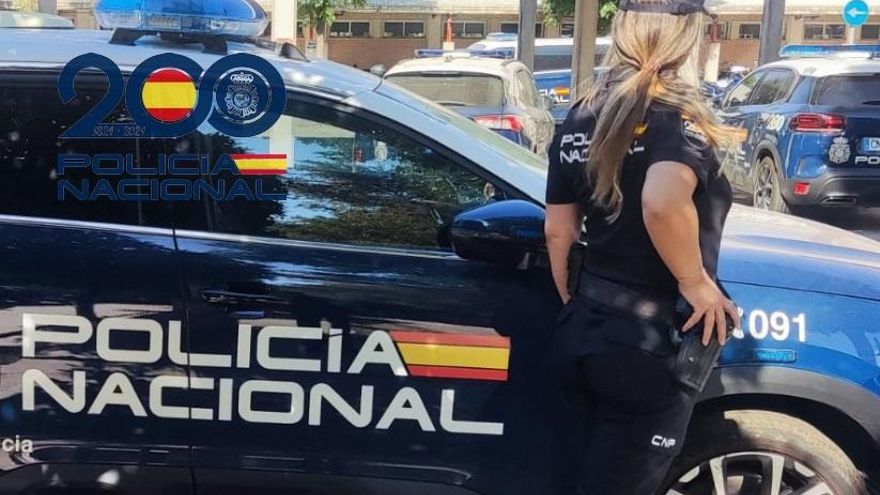 La Policía detiene a dos jóvenes que amenazaron de muerte a varios agentes que habían arrestado a una menor