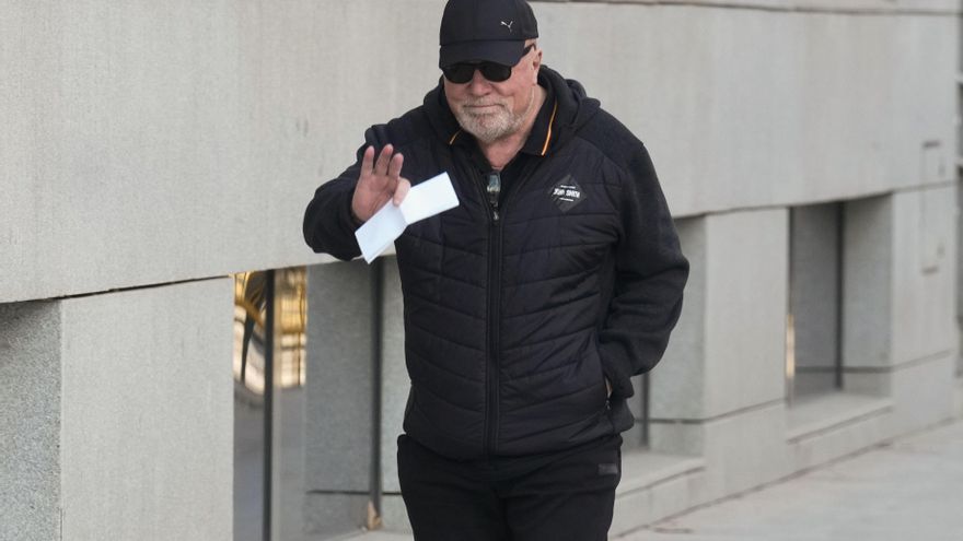 Villarejo colma la paciencia del tribunal del caso Pujol por sus divagaciones: "Sus comentarios están fuera de lugar"