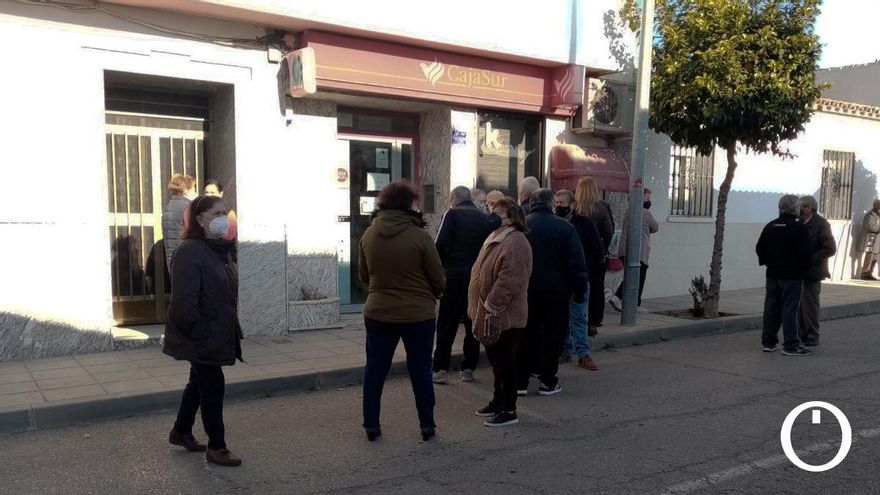 Hasta Córdoba para ingresar dinero o pagar recibos: Santa Cruz se queda sin banco