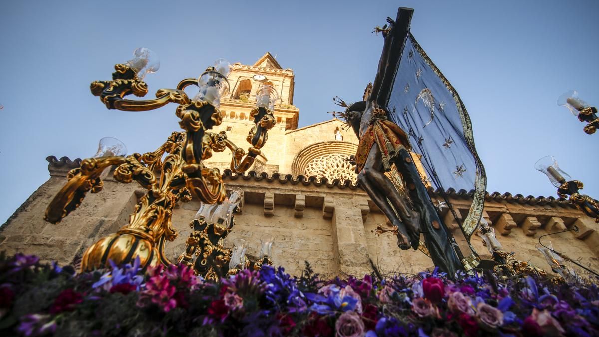 La salida procesional de la hermandad de Ánimas, en imágenes