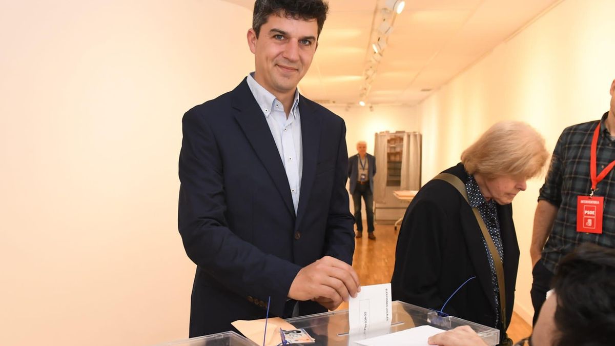 El candidato socialista a la Alcaldía de Santander, Daniel Fernández.