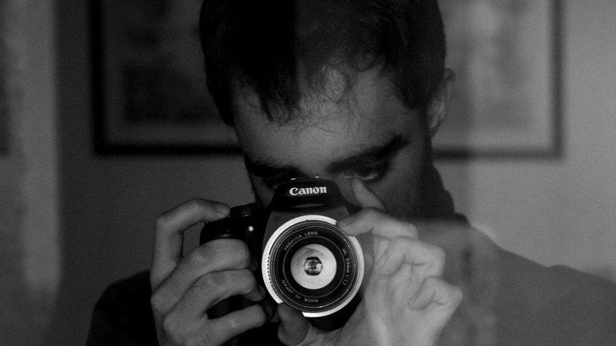 El cineasta leonés Jorge Suárez-Quiñones Rivas, único español seleccionado en la Sección Oficial de la segunda edición de Filmadrid, con su película 'Amijima'. / Fotografía de Pablo Teijón