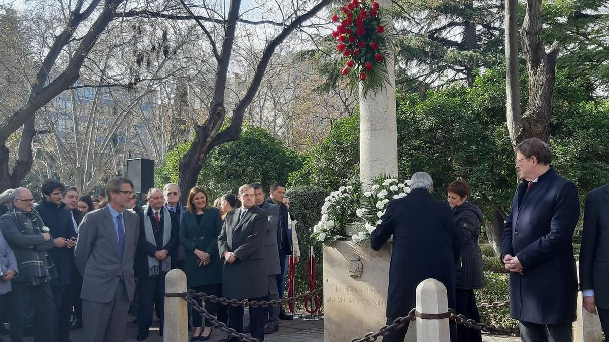 Puig dice en el homenaje a Broseta que "no se puede ser tolerante con la intolerancia" y apela "al diálogo y al respeto"