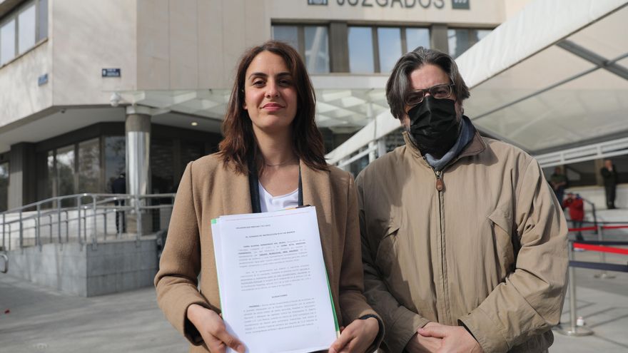 La portavoz de Más Madrid en el Ayuntamiento de Madrid, Rita Maestre, junto al concejal madrileño, Miguel Montejo, en una imagen de archivo.