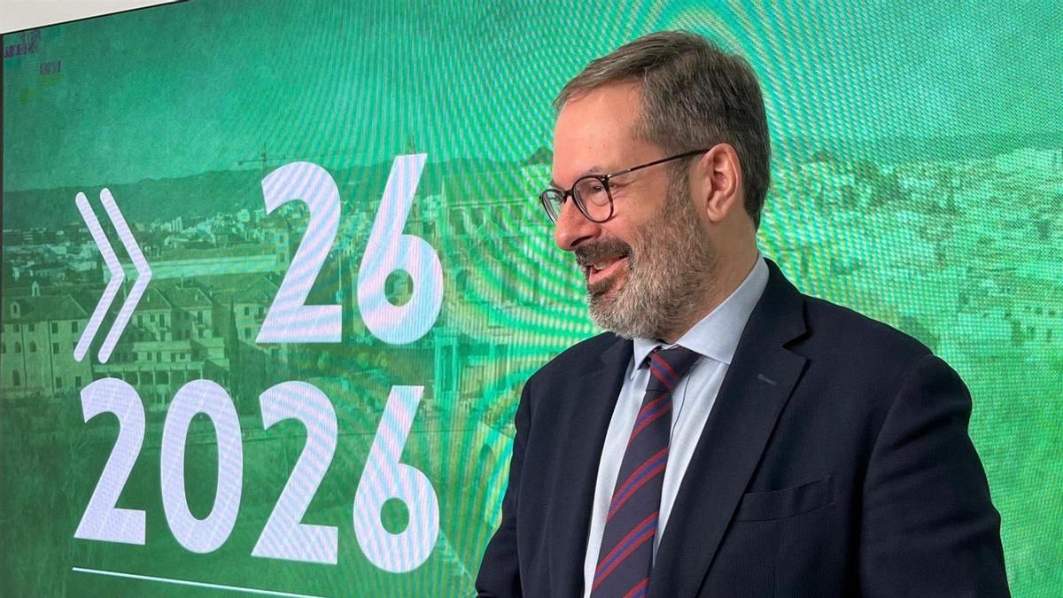 El delegado de la Junta de Andalucía en Córdoba, Adolfo Molina, presenta los proyectos de 2026.