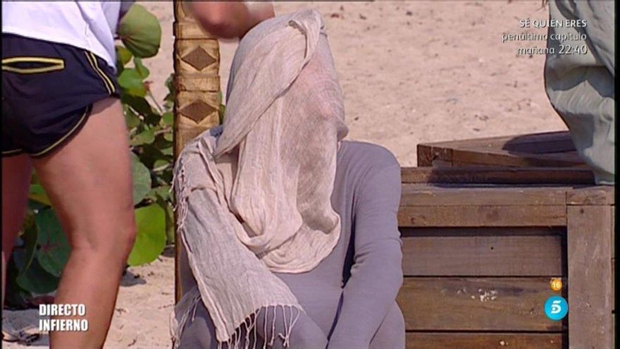 Bigote Arrocet escondido