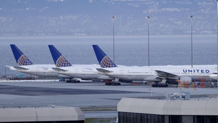 United compra 270 aviones Boeing y Airbus en el mayor pedido de su historia