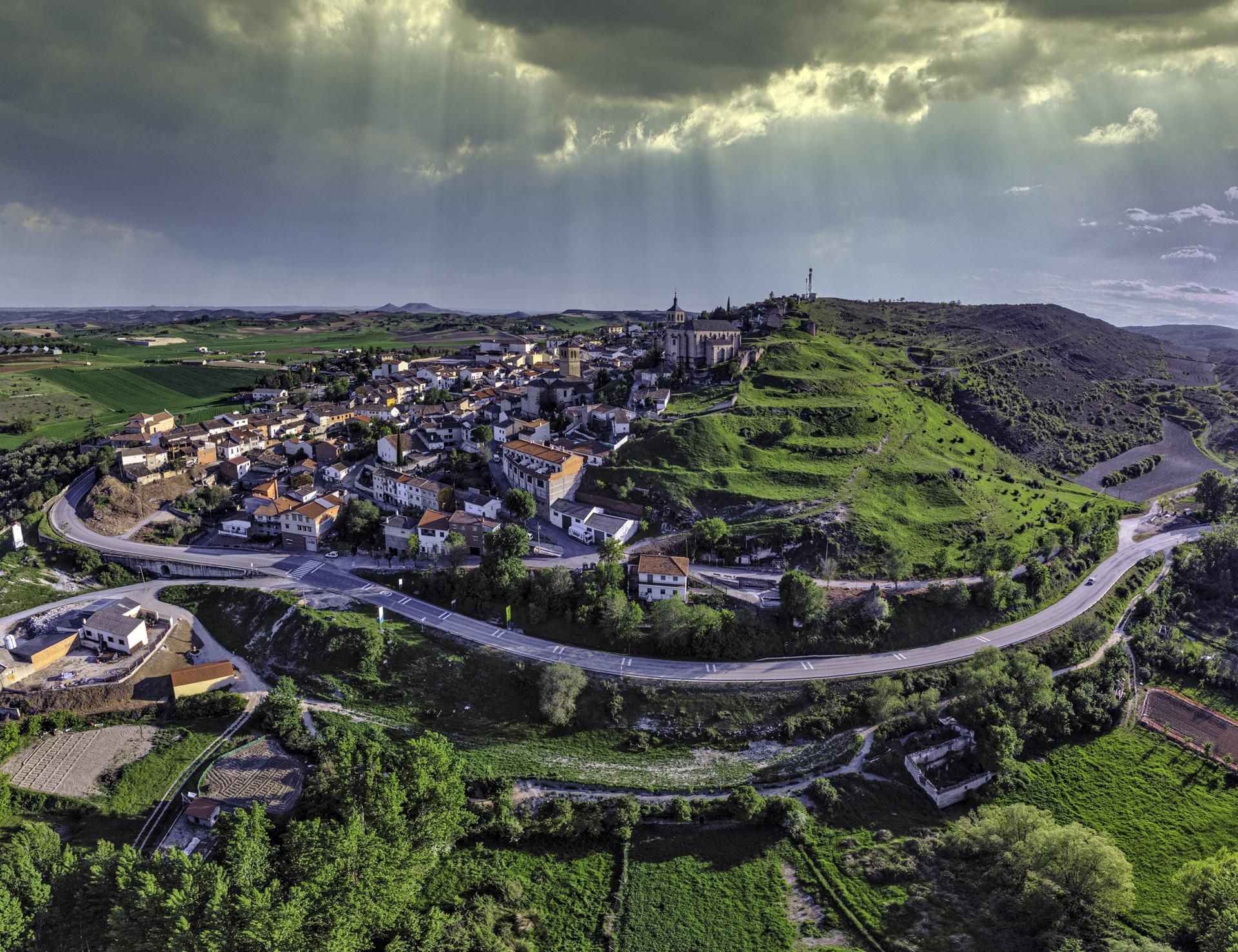 Vista aérea de la localidad de Cogolludo (Guadalajara)