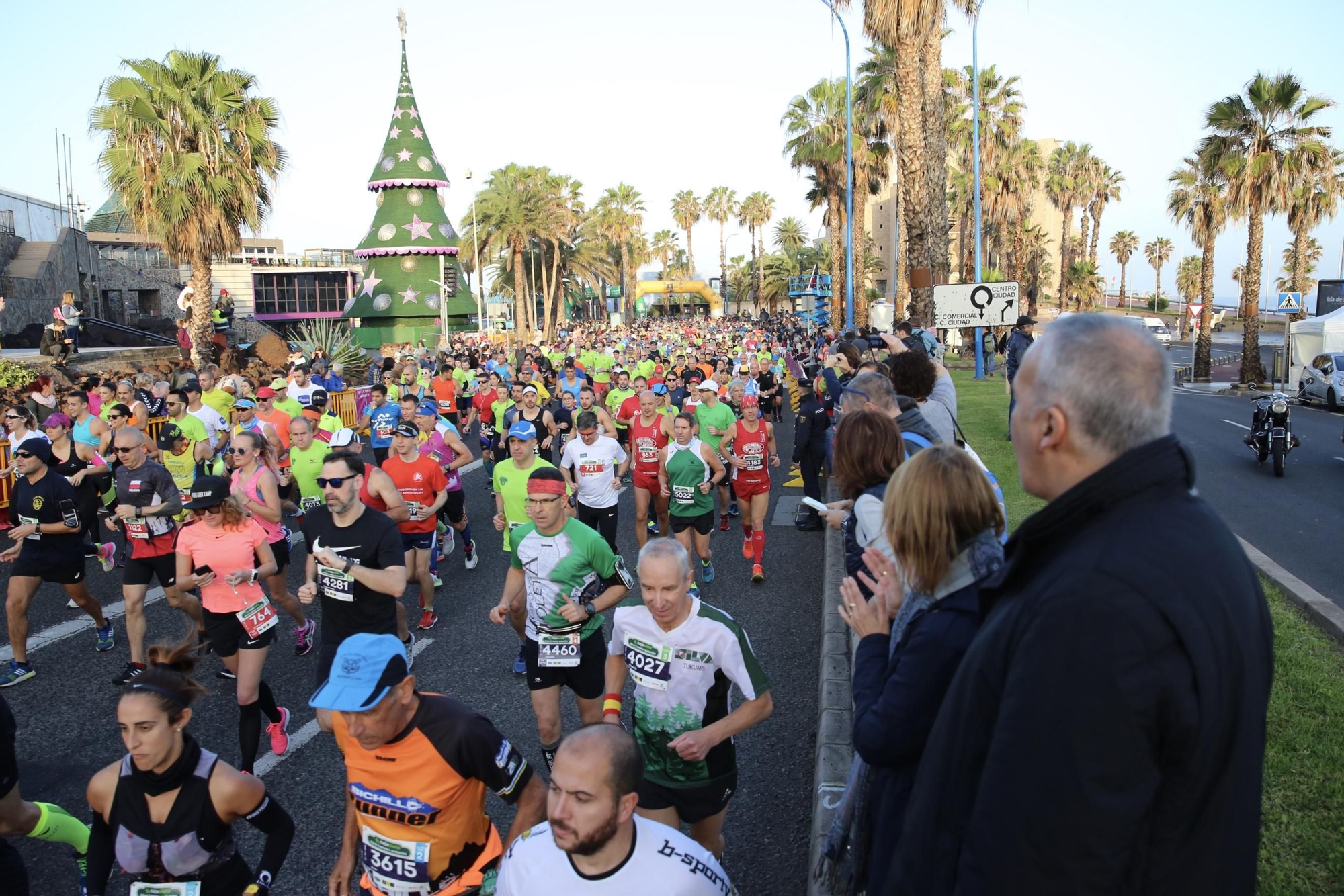 Salida de la Gran Canaria Maratón. (ALEJANDRO RAMOS)