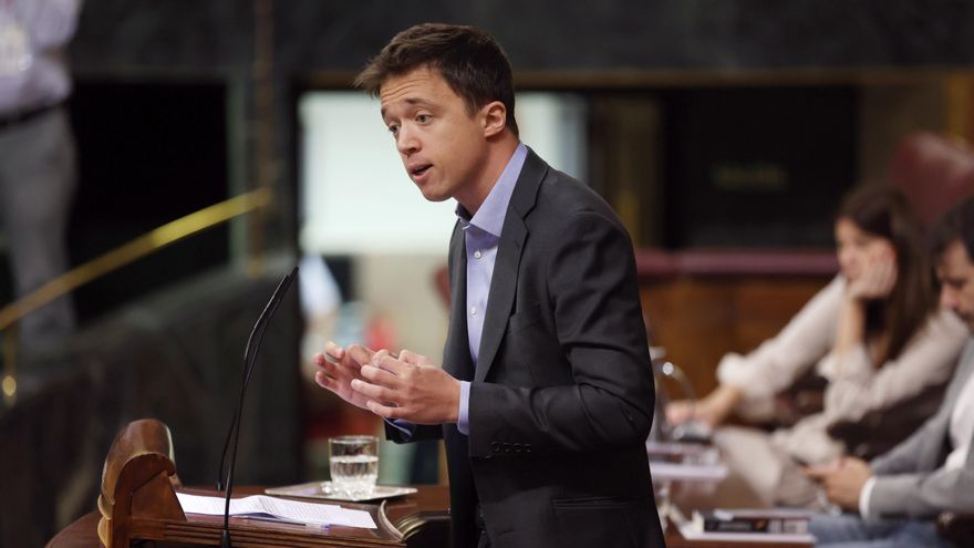 El portavoz de Más País, Íñigo Errejón, interviene en la segunda jornada de la 26 edición del Debate sobre el Estado de la Nación, en el Congreso de los Diputados, a 13 de julio de 2022, en Madrid (España). Tras siete años sin celebrarse ninguno, la Cámara baja acoge durante los días 12, 13 y 14 de julio la vigésima sexta edición del debate sobre el estado de la Nación desde 1983 y el primero que se leer más lleva a cabo con Pedro Sánchez como presidente del Gobierno. Esta edición del debate, también es la primera para Unidas Podemos, Vox y Ciudadanos, ya que en 2015 ninguna formación tenía representación parlamentaria para participar. Durante el debate, el Gobierno expone y hace balance de los resultados de la política que ha llevado a cabo, la oposición comparece para fijar sus posturas y se votan las propuestas de resolución formuladas por las demás formaciones. Entre los temas que se discutirán está la reforma laboral, el plan nacional de respuesta a las consecuencias económicas de la guerra en Ucrania, los últimos presupuestos generales del Estado aprobados, las políticas de recuperación tras la erupción del volcán en la isla de La Palma, los fondos europeos Next Generation, la excepción ibérica al gas, España como anfitriona en la cumbre de la OTAN y la presidencia del Consejo de la Unión Europea en el segundo semestre de 2023.