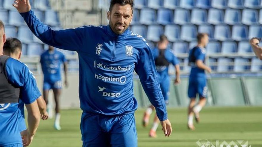 Enric Gallego reconoce que el CD Tenerife debe recuperar su solidez defensiva