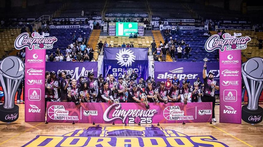 José Antonio Santaella conquista la liga femenina de México