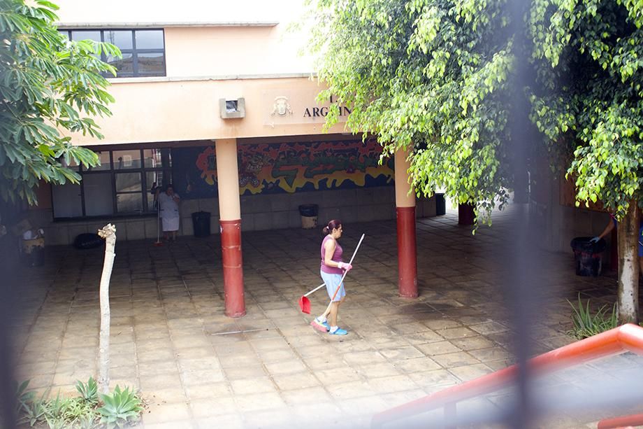 Restos de la inundación en el I.E.S. Arguineguín.