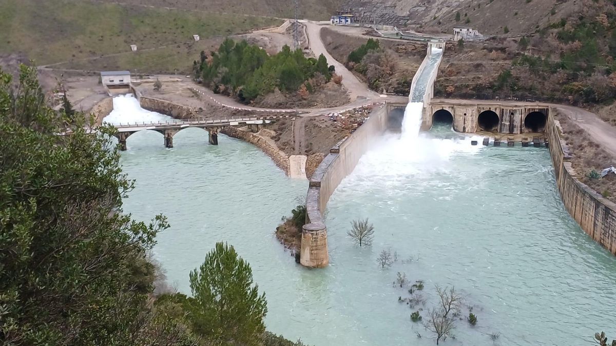 Año de nieves, año de bienes: la cuenca del Ebro encara la primavera con reservas por encima de la media