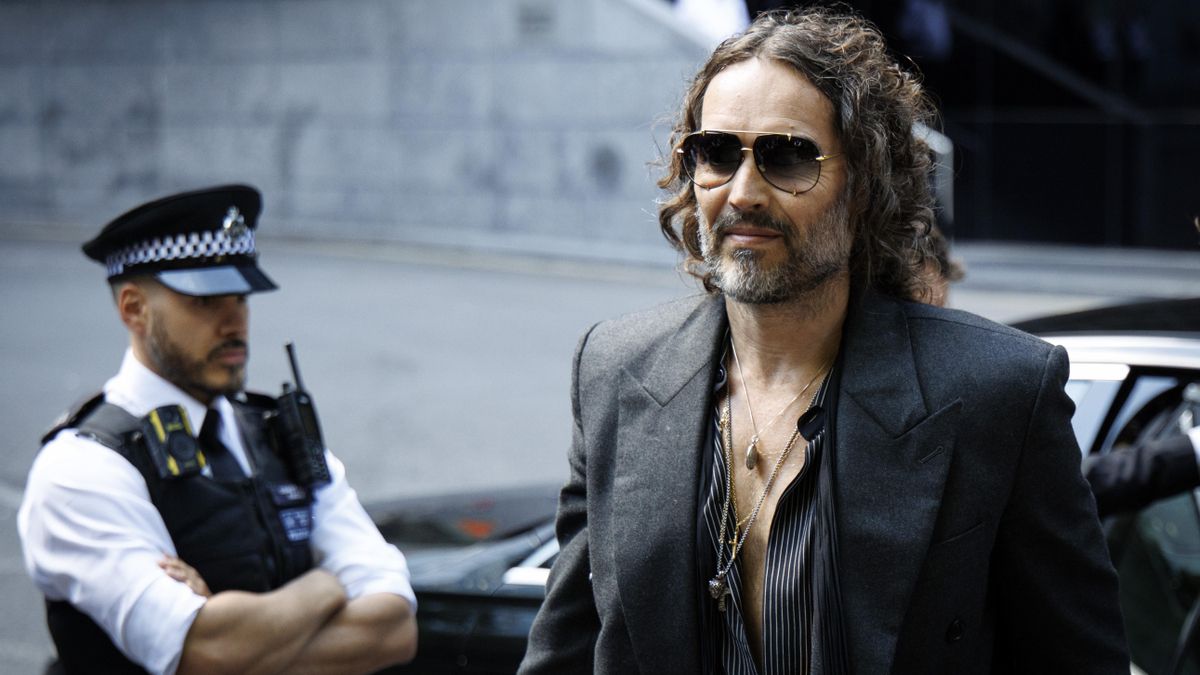 El cómico Russell Brand, acusado de violación y agresión sexual por otra dos víctimas