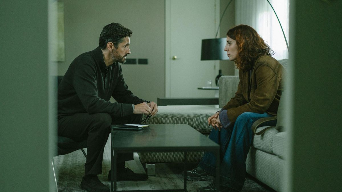 Juan Diego Botto y Elena Martín en 'El Centro'