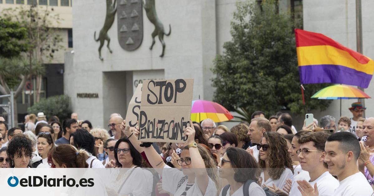 Centenares de personas defienden la sanidad pública en Canarias y rechazan la privatización:  No hay salud sin sanitarios 