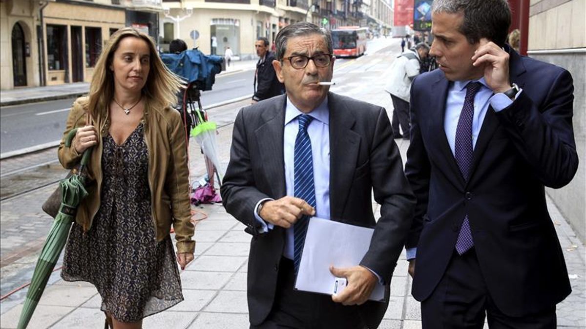 Mario Fernández, a su llegada a los juzgados.