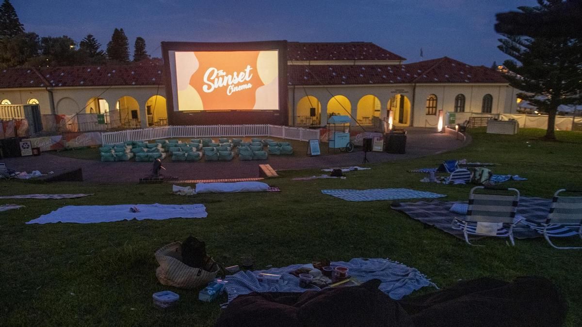 El Cine Sunset, en el Pabellón Bondi, evacuado tras el tiroteo en la playa el 14 de diciembre de 2025