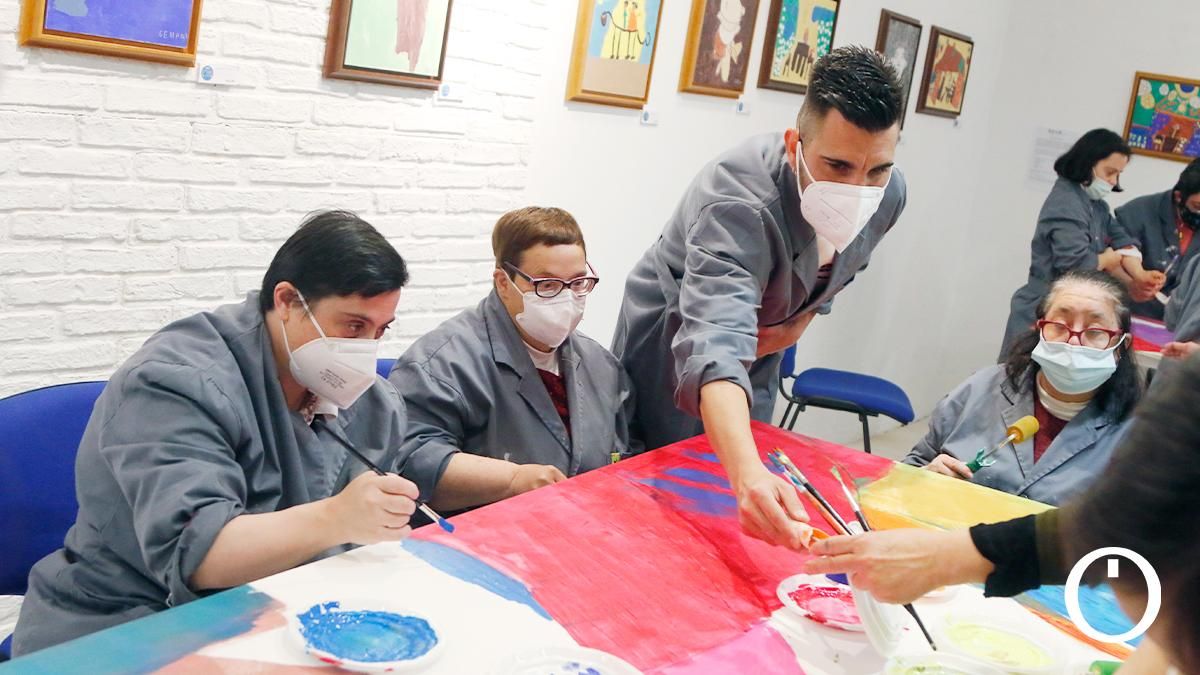 Taller de pintura con motivo del Día Mundial del Síndrome de Down