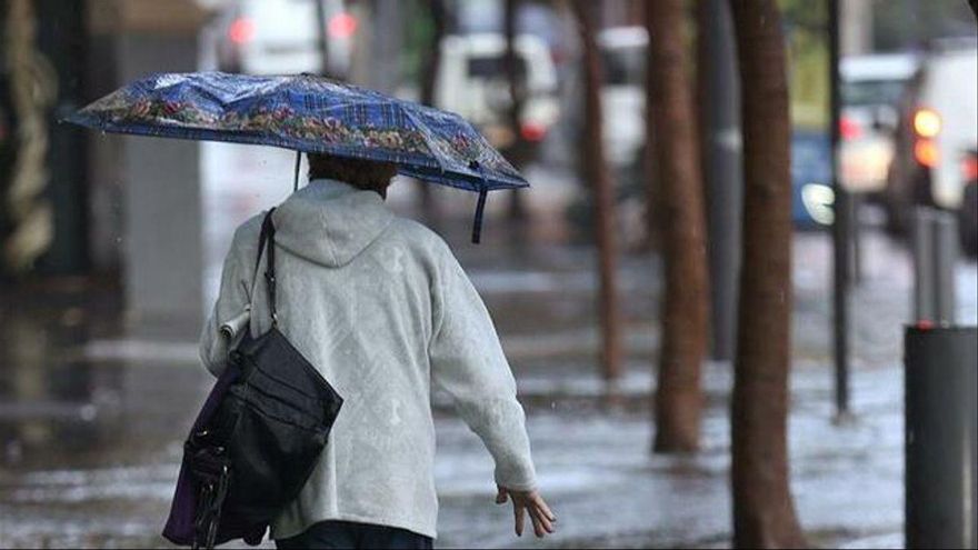 Santa Cruz de Tenerife activa el plan de emergencias y suspende todas las actividades al aire libre