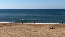 Bakio (Bizkaia) cerrará la playa si no se cumplen las distancias para evitar la expansión del covid-19
