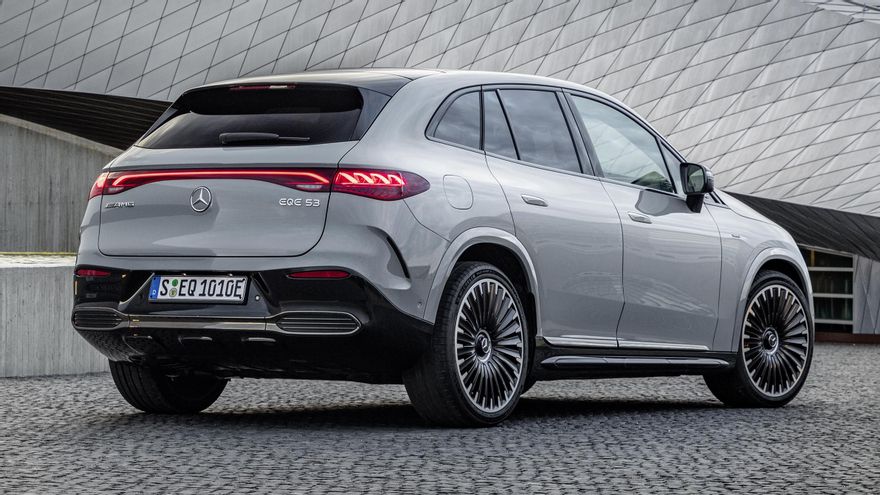 Zaga del imponente Mercedes-AMG EQE SUV 53 4Matic. 