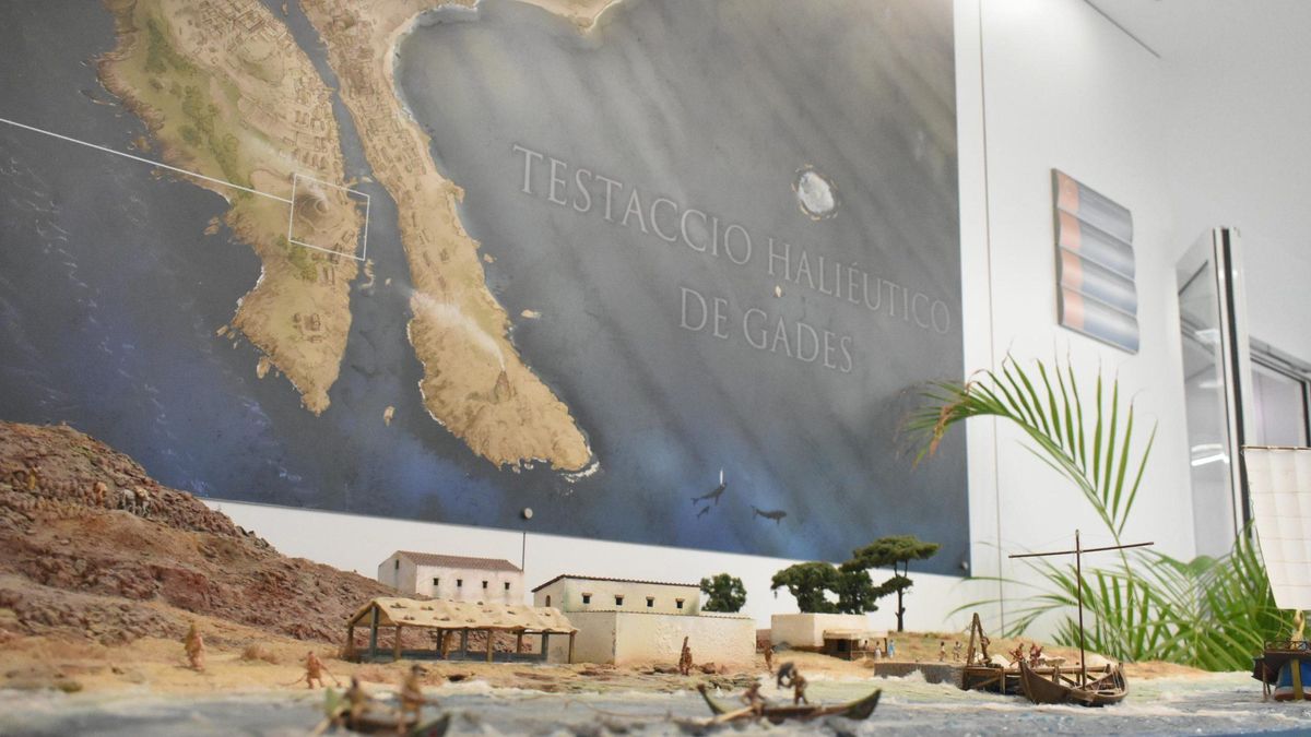 La cripta conserva más de cinco metros de potencia estratigráfica, lo que permite apreciar una sección de hasta 7 metros de altura