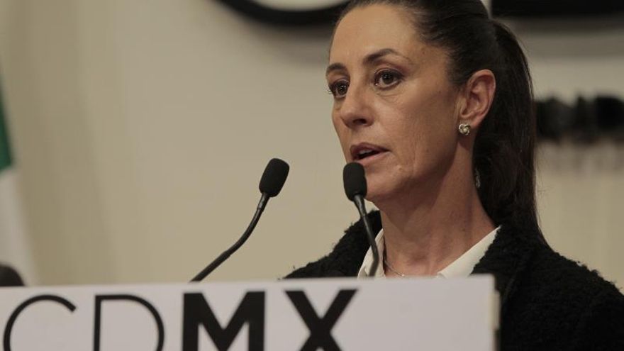 La actual jefa de Gobierno de Ciudad de México, Claudia Sheinbaum, reveló el 3 de enero que sobre Collins pesa una orden de captura por un presunto caso de corrupción cuando dirigía el Invi.