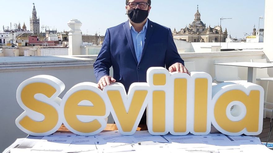 Ni consenso ni integración en el PP: Madrid y Andalucía no se dan tregua en la batalla de Sevilla