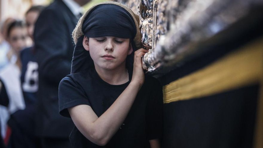 Procesión de la Hermandad de Los Dolores, en imágenes