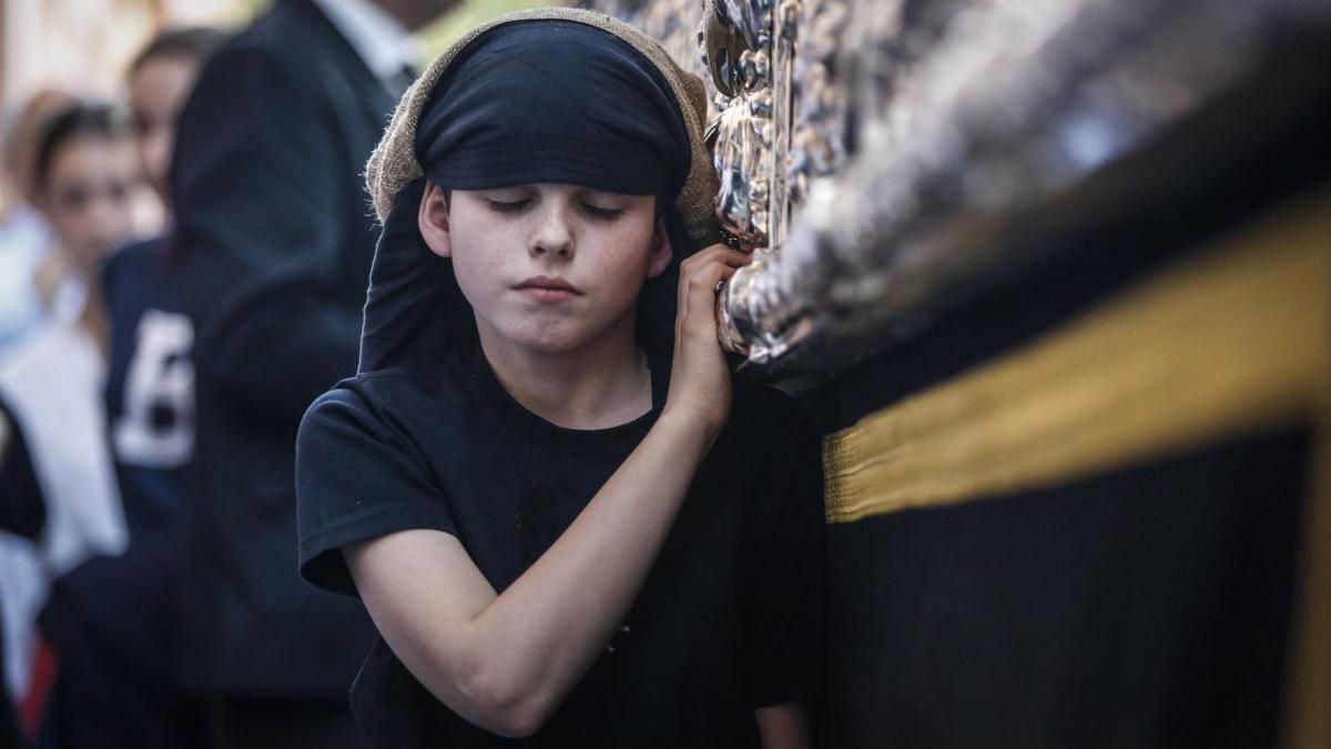 Procesión de la Hermandad de Los Dolores, en imágenes
