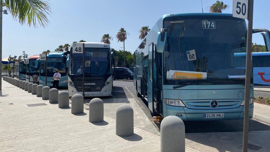 Rechazo en el sector turístico a la propuesta de Aena de cobrar a las guaguas por acceder a los aeropuertos