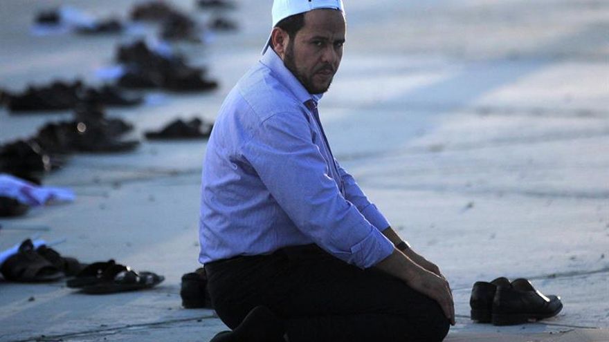 Libia emite orden de arresto contra los señores de la guerra Belhaj y Jadram