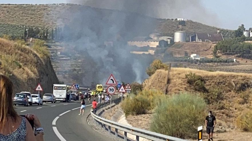 Entrada al puente, donde se produjo el accidente este lunes, con la limitación a 70