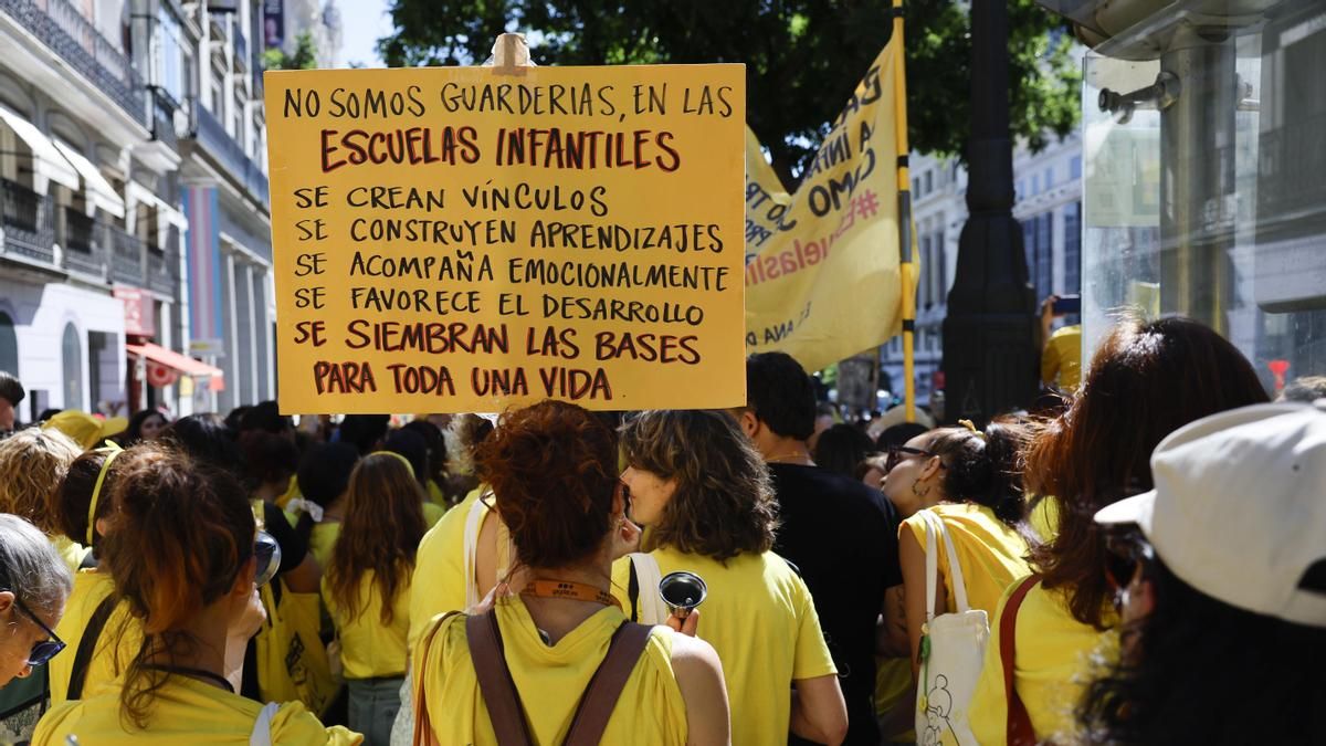 Las educadoras infantiles madrileñas vaticinan un tortuoso comienzo de curso: "Seguir en huelga ya es algo heroico"