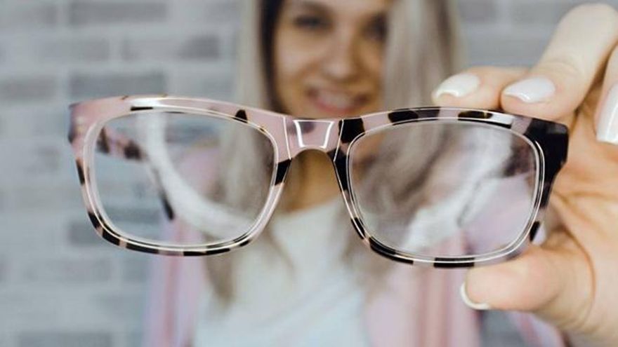 Una prótesis ocular permite leer a personas con ceguera irreversible