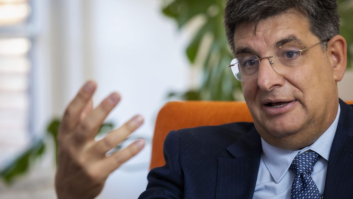 Carmelo García, rector de la Universidad de Alcalá