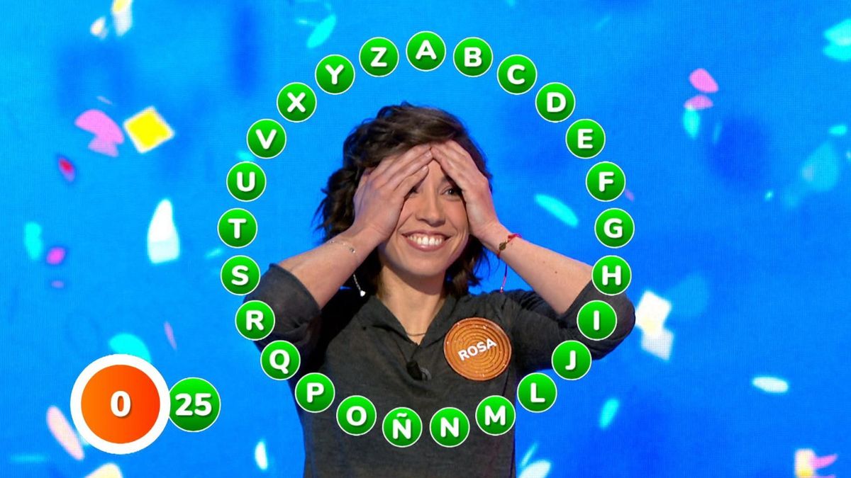 Rosa Rodríguez se ha convertido esta noche en la ganadora del mayor bote de la historia de 'Pasapalabra' al completar el 'Rosco' final, lo que le ha permitido embolsarse 2.716.000 euros, una cifra nunca antes alcanzada en el concurso que presenta Roberto Leal en Antena 3. EFE/Antena 3 SÓLO USO EDITORIAL, PERMITIDO SU USO SÓLO EN RELACIÓN A LA INFORMACIÓN QUE APARECE EN EL PIE DE FOTO (CRÉDITO OBLIGATORIO)