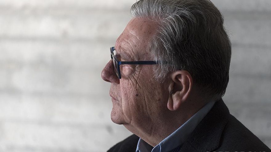 Juan Cuenca considera la retirada de sus lámparas de La Corredera "una falta de respeto" y un "posible delito"