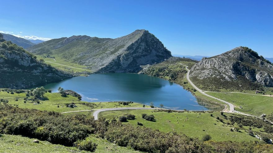 Una senda espectacular que cruza los Picos de Europa perfecta para hacer (al menos) una vez en la vida