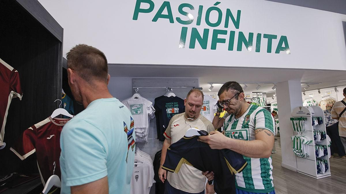 Salen a la venta las camisetas del Córdoba CF para la temporada 26-27