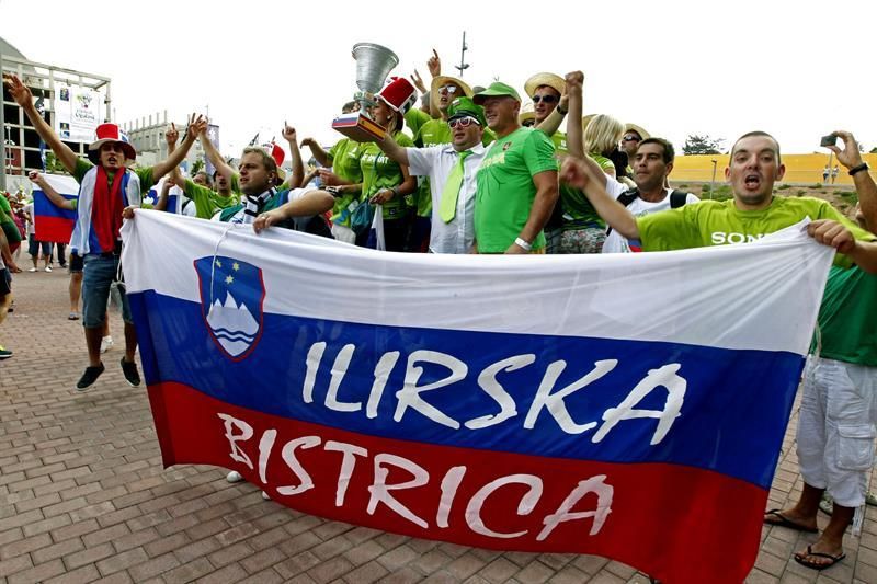 Aficionados en la sede de Gran Canaria del Mundobasket 2014. Efe.