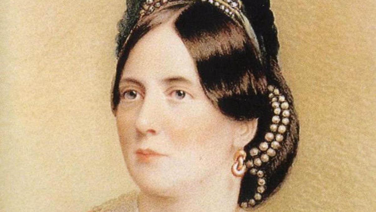 Fue enterrada sin nombre y no tuvo inscripción hasta un siglo después: la mente que forjó a Oscar Wilde entre letras, revolución y feminismo