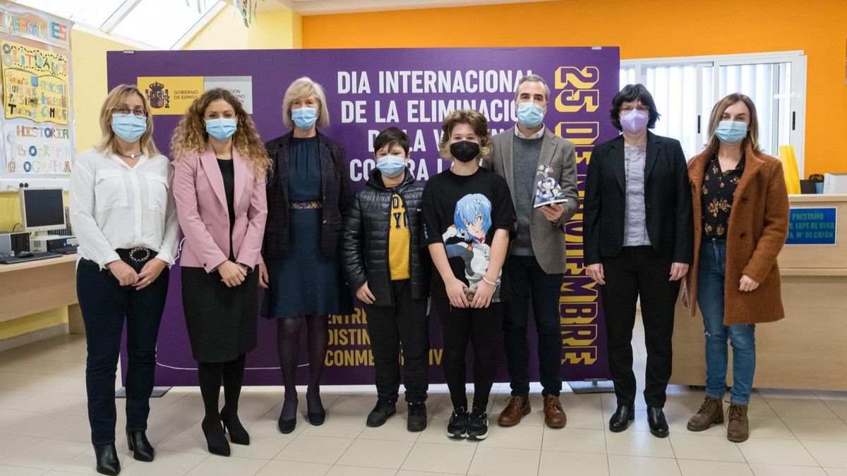 Entrega del Reconocimiento Menina
