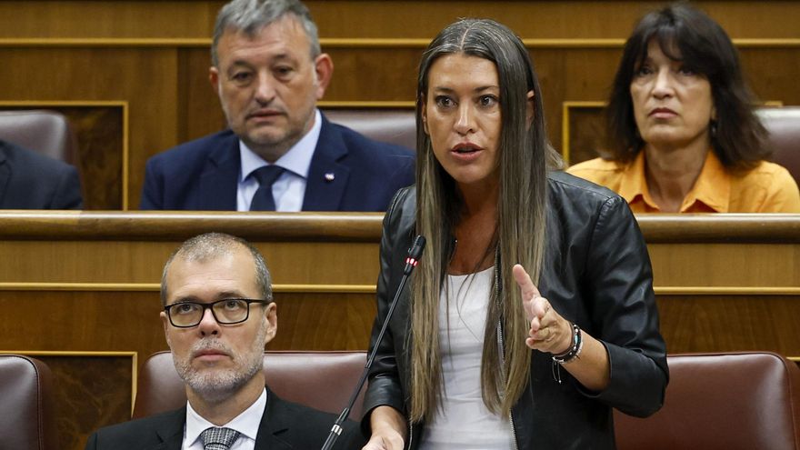 La portavoz de Junts, Míriam Nogueras, interviene en la sesión de control al Ejecutivo que este miércoles celebra el Congreso. EFE/ Chema Moya